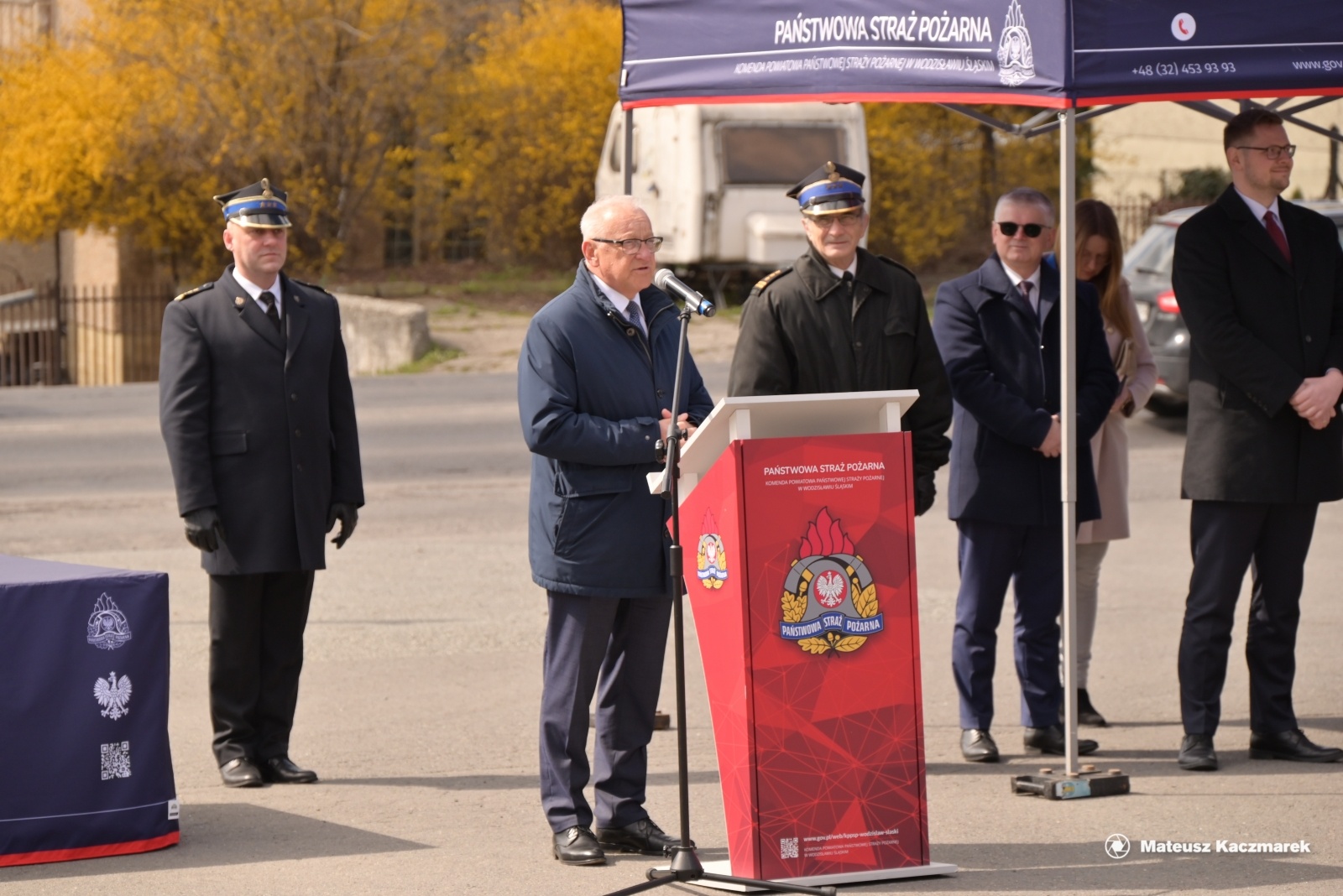 Zdjęcie w galerii na portalu naszwodzislaw.com: Uroczystości wręczenia promes na zakup samochodów ratowniczo - gaśniczych wiadomości z regionu