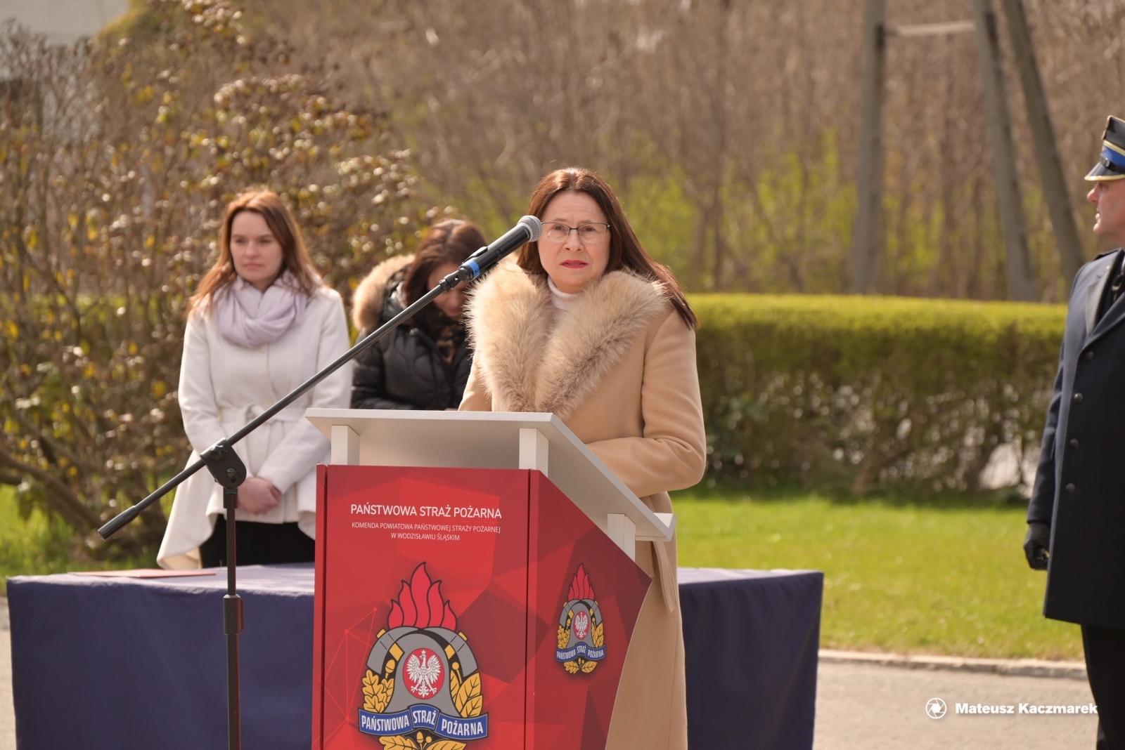 Zdjęcie w galerii na portalu naszwodzislaw.com: Uroczystości wręczenia promes na zakup samochodów ratowniczo - gaśniczych wiadomości z regionu