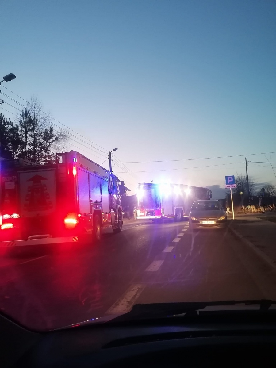 Zdjęcie w galerii na portalu naszwodzislaw.com: Czołowe zderzenie na Bema w Rydułtowach [FOTO] wiadomości z regionu