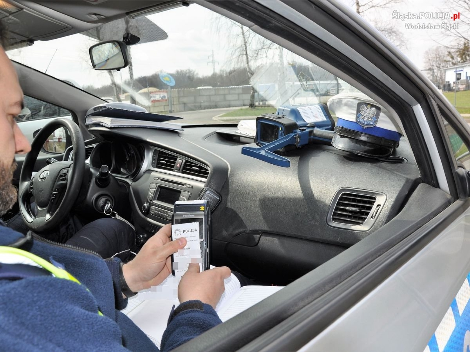 Zdjęcie w galerii na portalu naszwodzislaw.com: Bezpieczne skrzyżowania. Podsumowanie policyjnych działań wiadomości z regionu