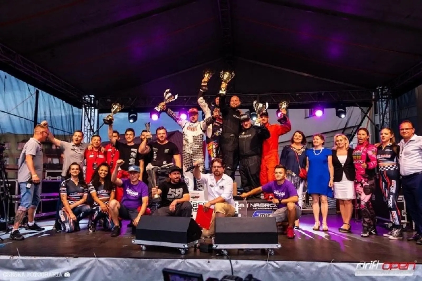 Zdjęcie w galerii na portalu naszwodzislaw.com: POLISH GOODWOOD. Kietrz kolejny raz stolicą driftu z muzyką w tle wiadomości z regionu