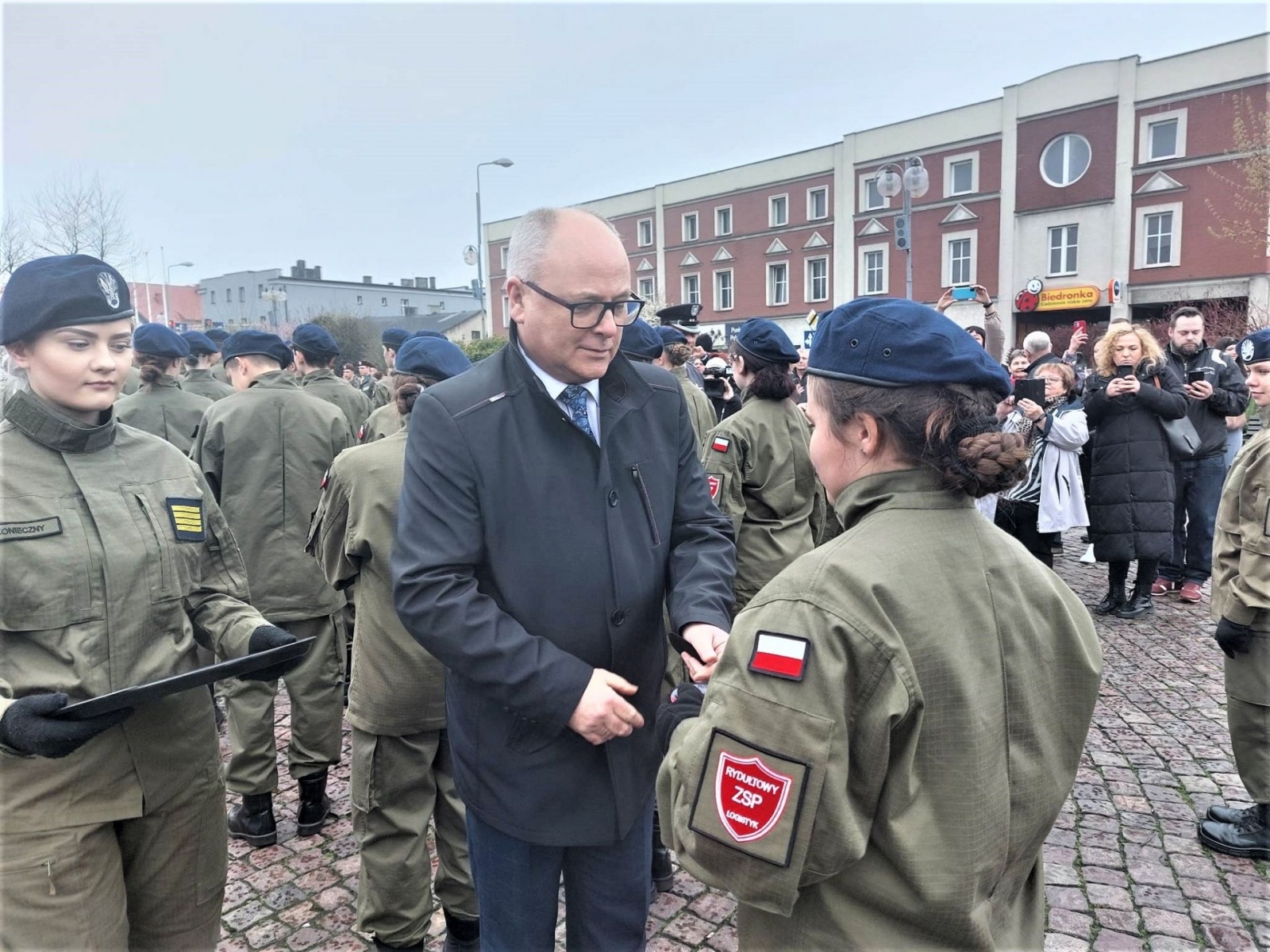 Zdjęcie w galerii na portalu naszwodzislaw.com: Kadeci ze szkoły w Rydułtowach ślubowali wiadomości z regionu