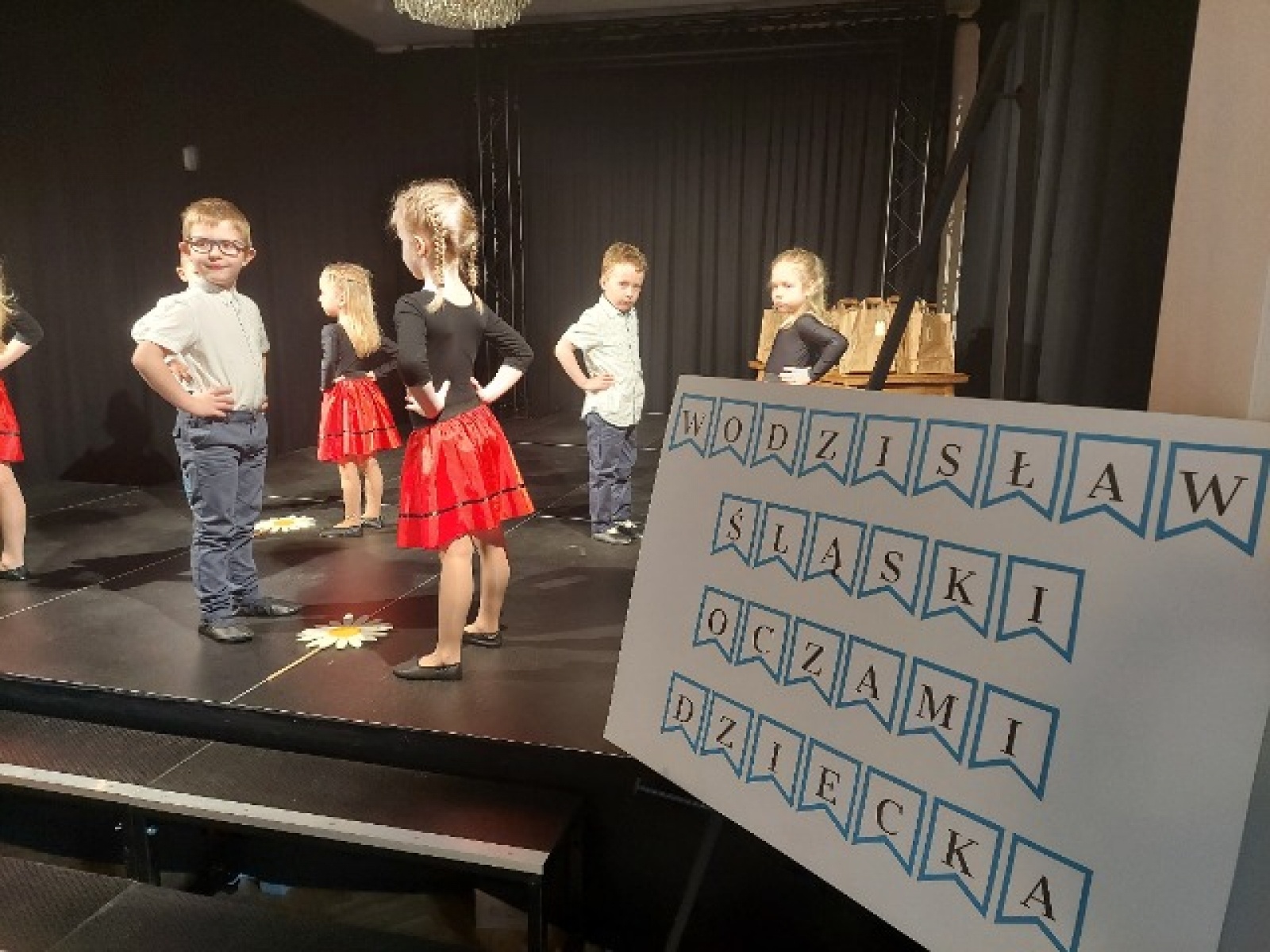 Zdjęcie w galerii na portalu naszwodzislaw.com: Wodzisław Śląski oczami dziecka. Konkurs plastyczny rozstrzygnięty wiadomości z regionu