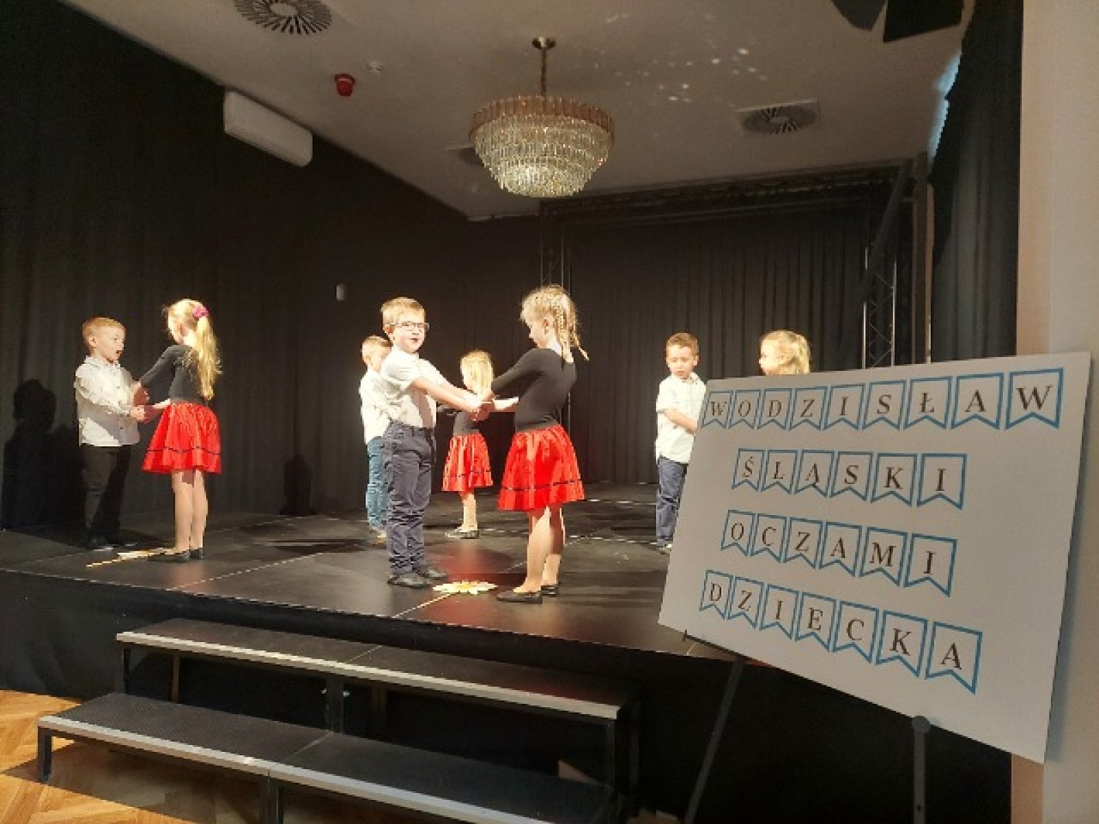 Zdjęcie w galerii na portalu naszwodzislaw.com: Wodzisław Śląski oczami dziecka. Konkurs plastyczny rozstrzygnięty wiadomości z regionu