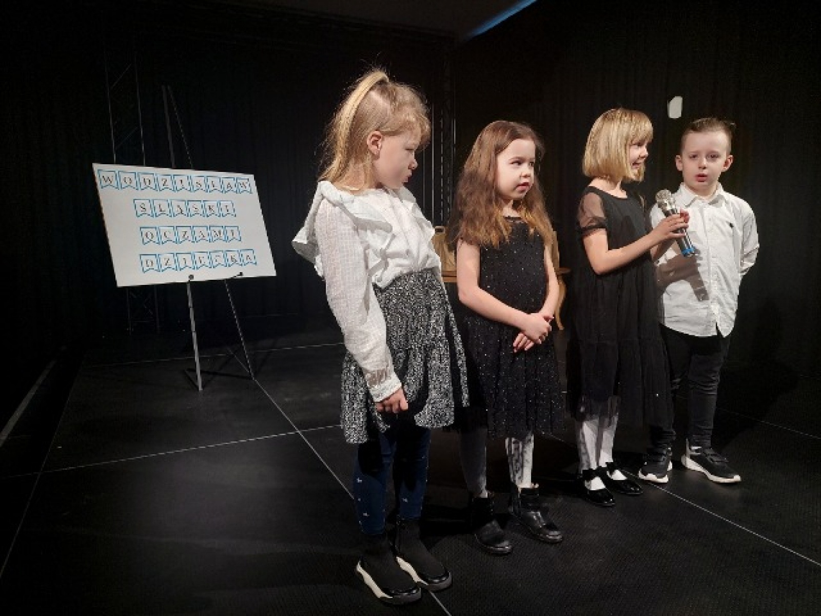 Zdjęcie w galerii na portalu naszwodzislaw.com: Wodzisław Śląski oczami dziecka. Konkurs plastyczny rozstrzygnięty wiadomości z regionu