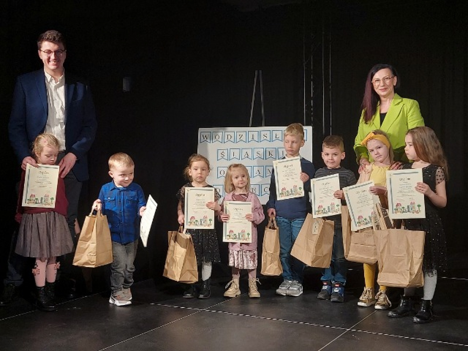 Zdjęcie w galerii na portalu naszwodzislaw.com: Wodzisław Śląski oczami dziecka. Konkurs plastyczny rozstrzygnięty wiadomości z regionu