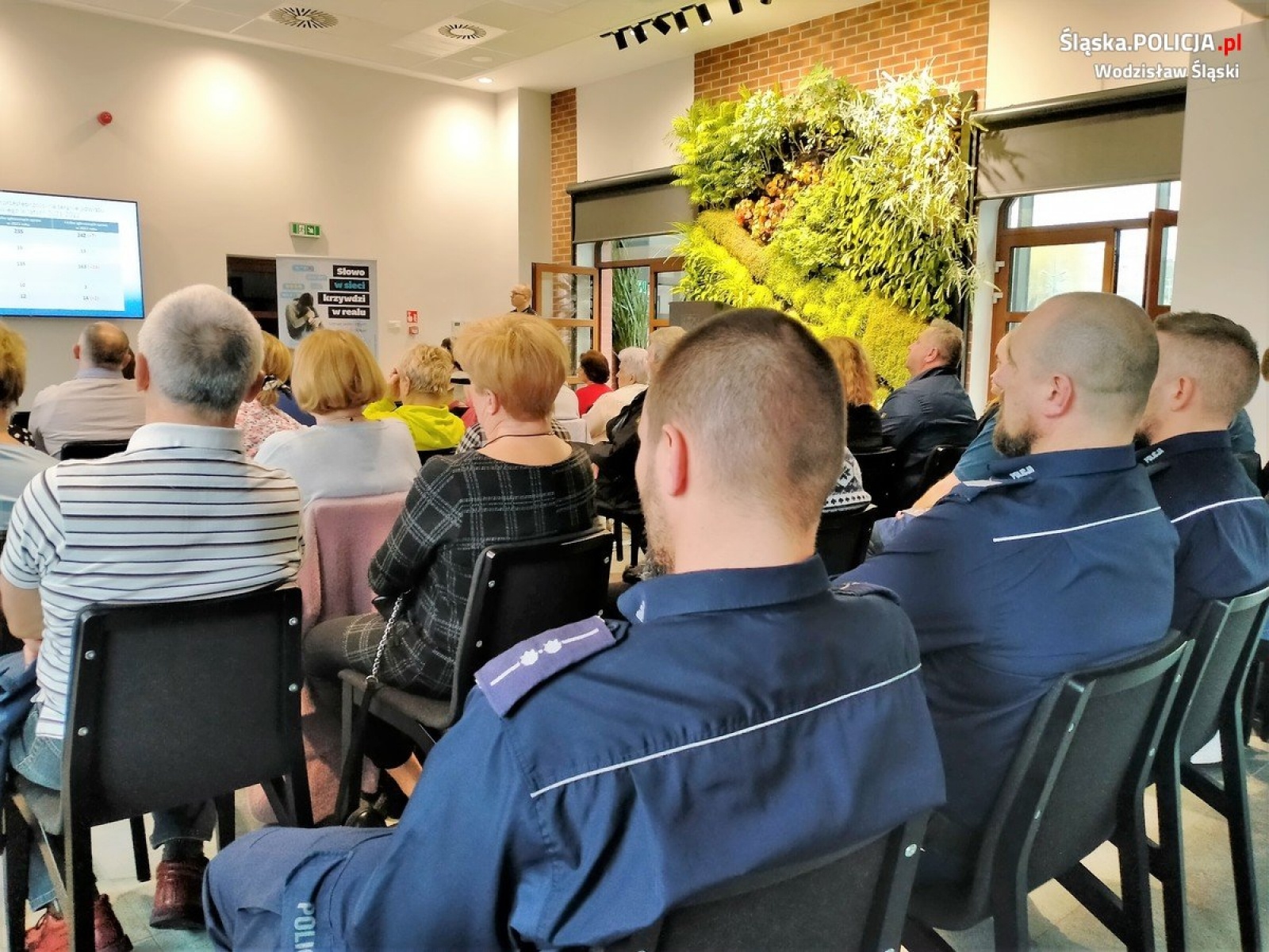 Zdjęcie w galerii na portalu naszwodzislaw.com: Debata społeczna z wodzisławską policją [FOTO] wiadomości z regionu