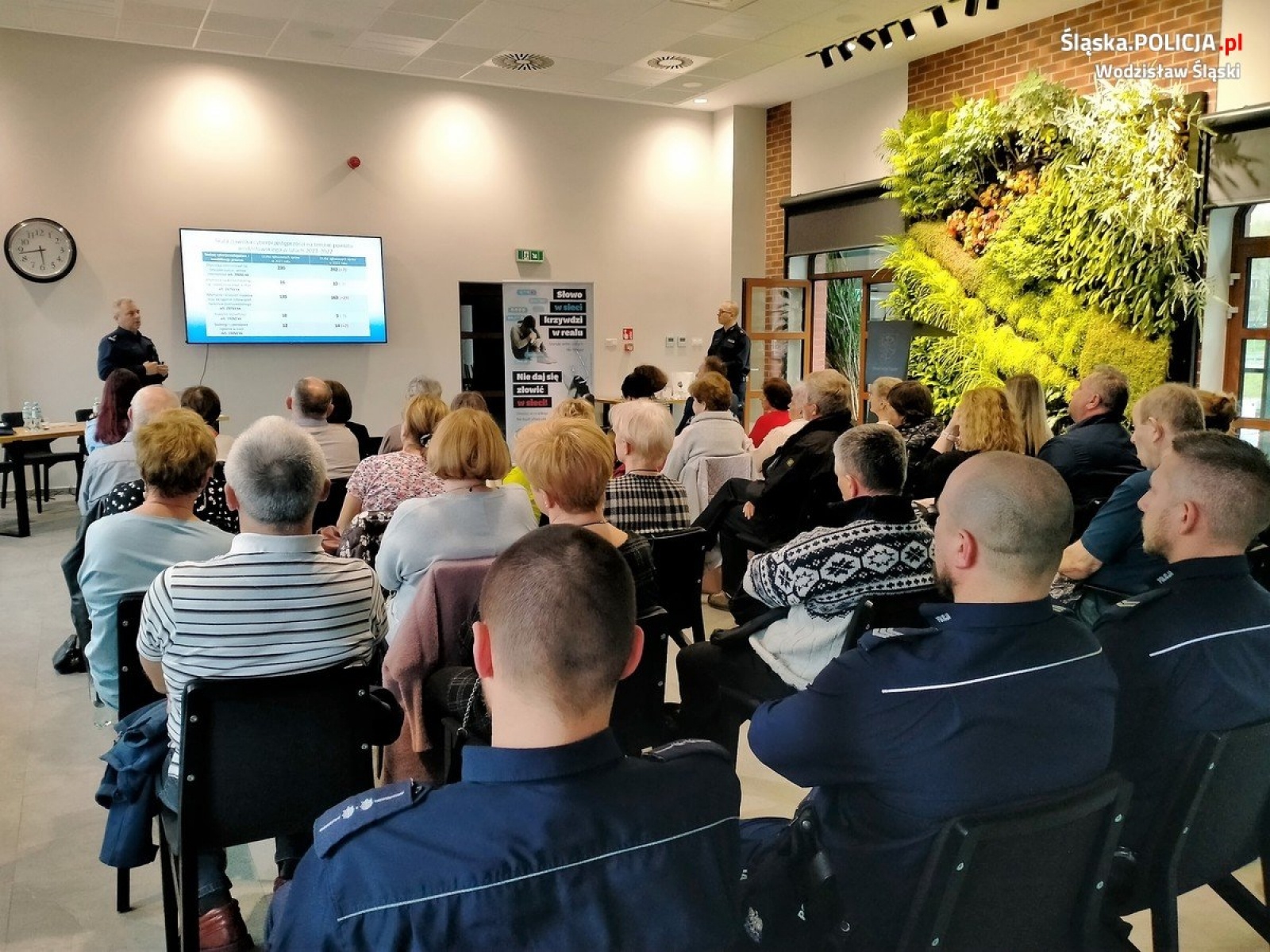 Zdjęcie w galerii na portalu naszwodzislaw.com: Debata społeczna z wodzisławską policją [FOTO] wiadomości z regionu