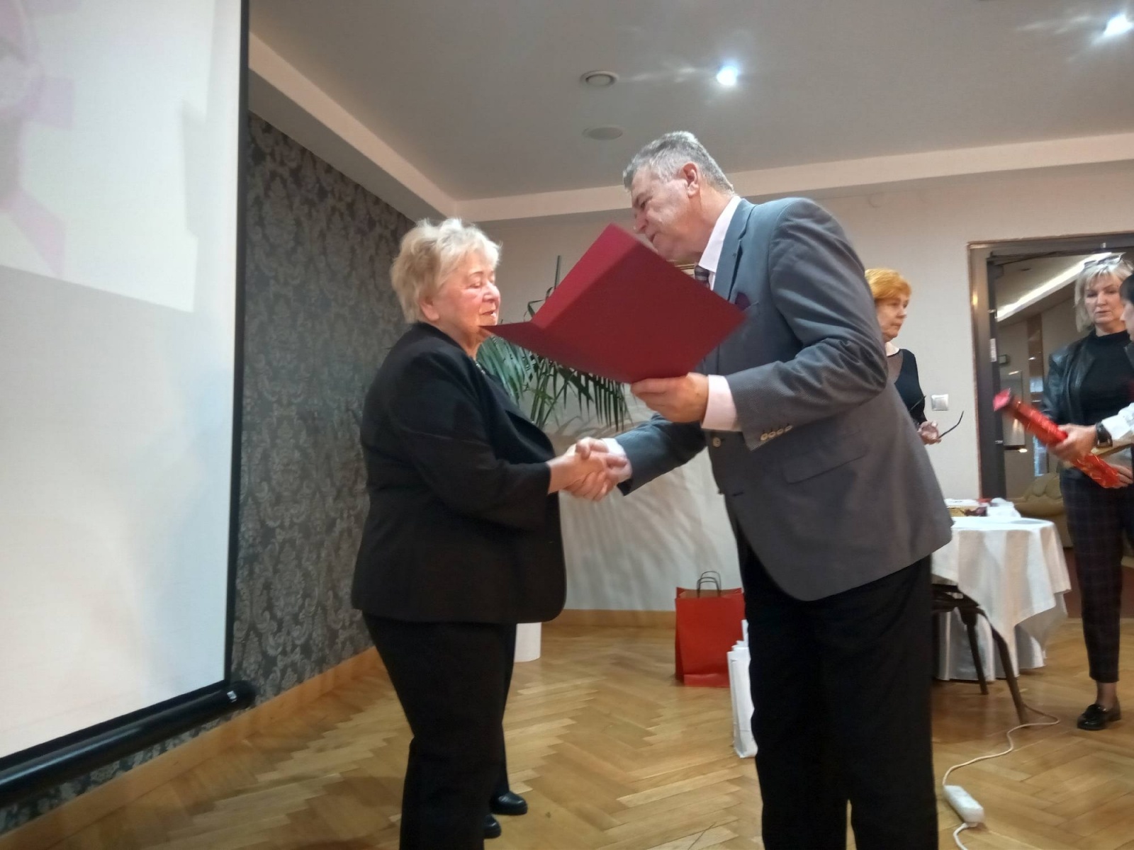 Zdjęcie w galerii na portalu naszwodzislaw.com: Spotkanie pokoleń w wodzisławskim ZNP wiadomości z regionu