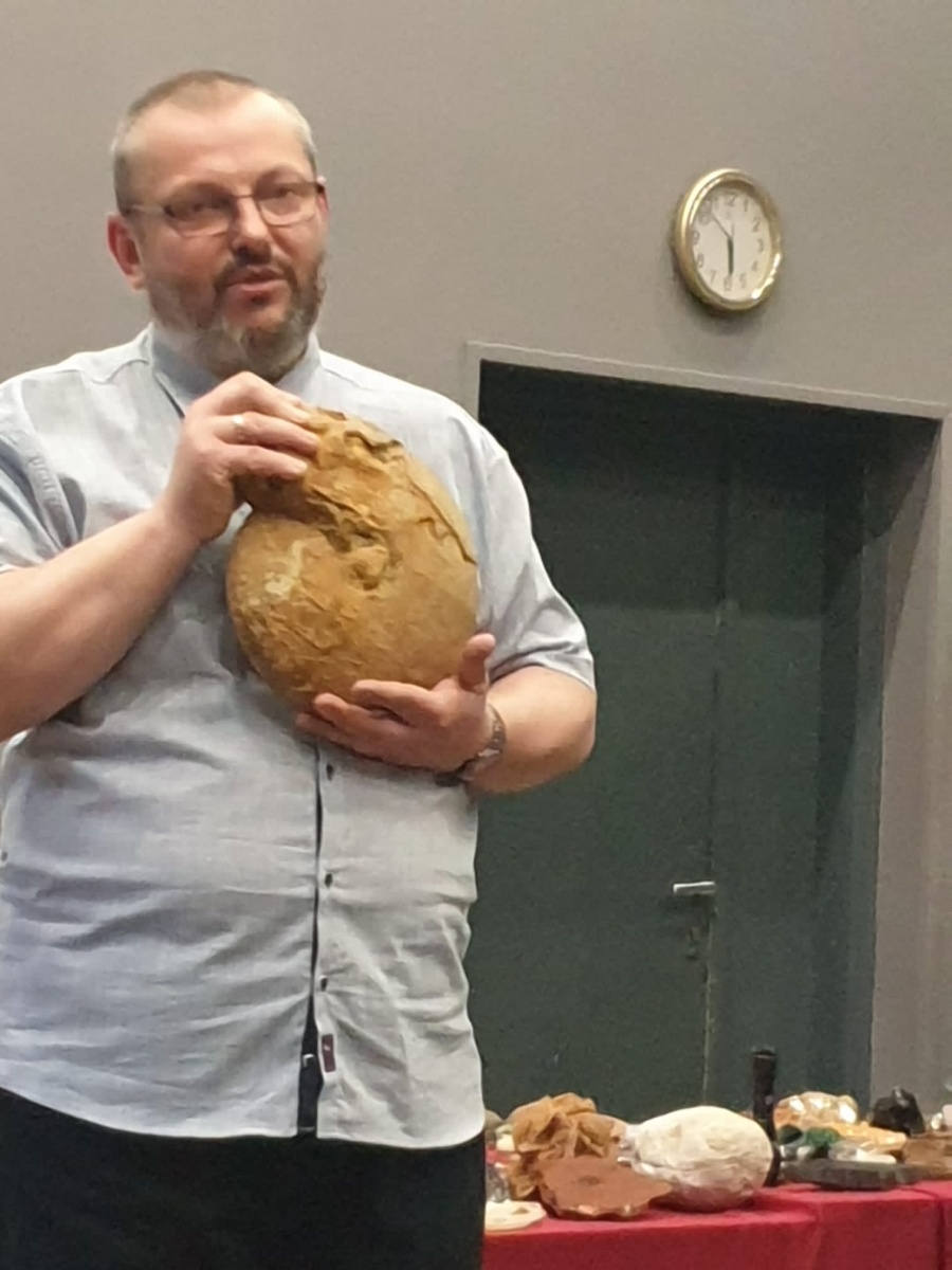 Zdjęcie w galerii na portalu naszwodzislaw.com: Dwa dni z geologiem w SP16 wiadomości z regionu