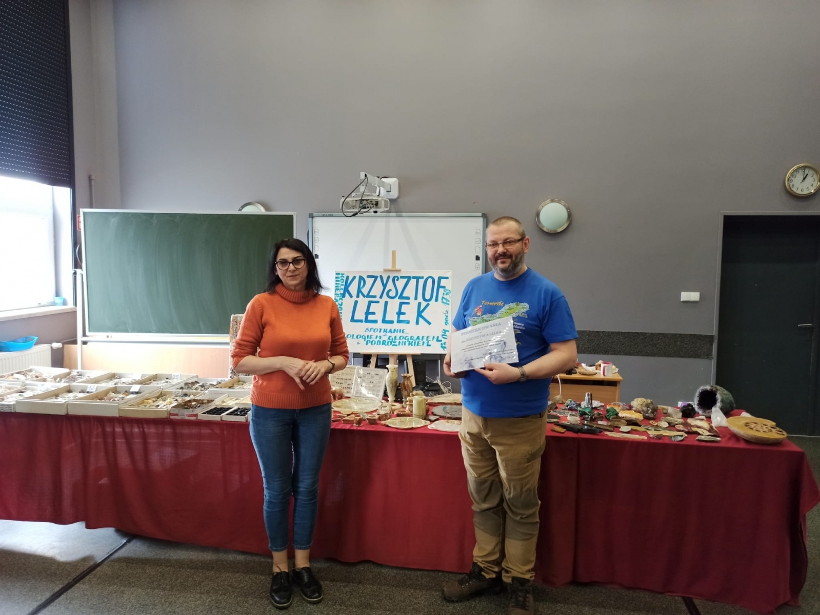 Zdjęcie w galerii na portalu naszwodzislaw.com: Dwa dni z geologiem w SP16 wiadomości z regionu