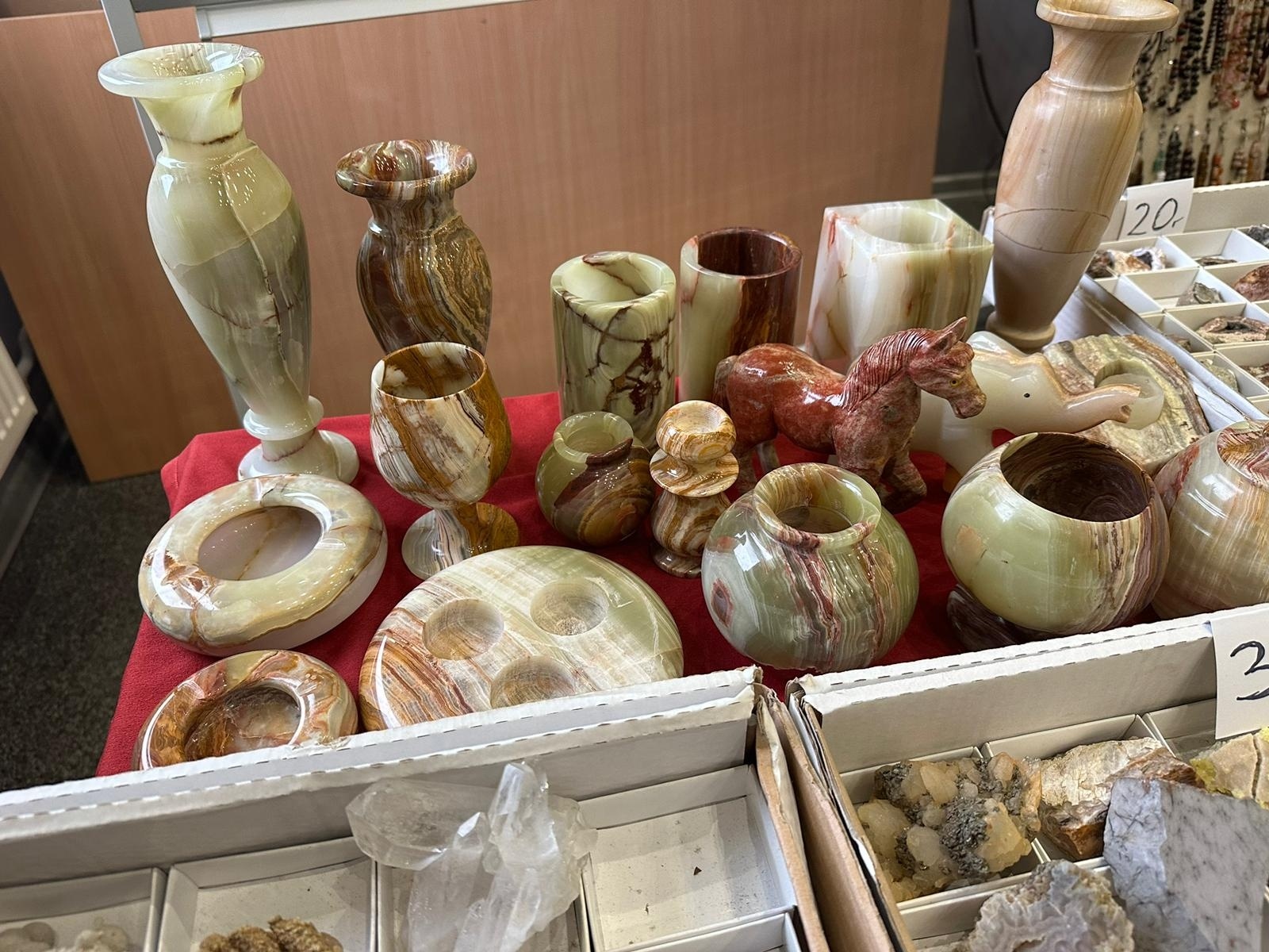 Zdjęcie w galerii na portalu naszwodzislaw.com: Dwa dni z geologiem w SP16 wiadomości z regionu