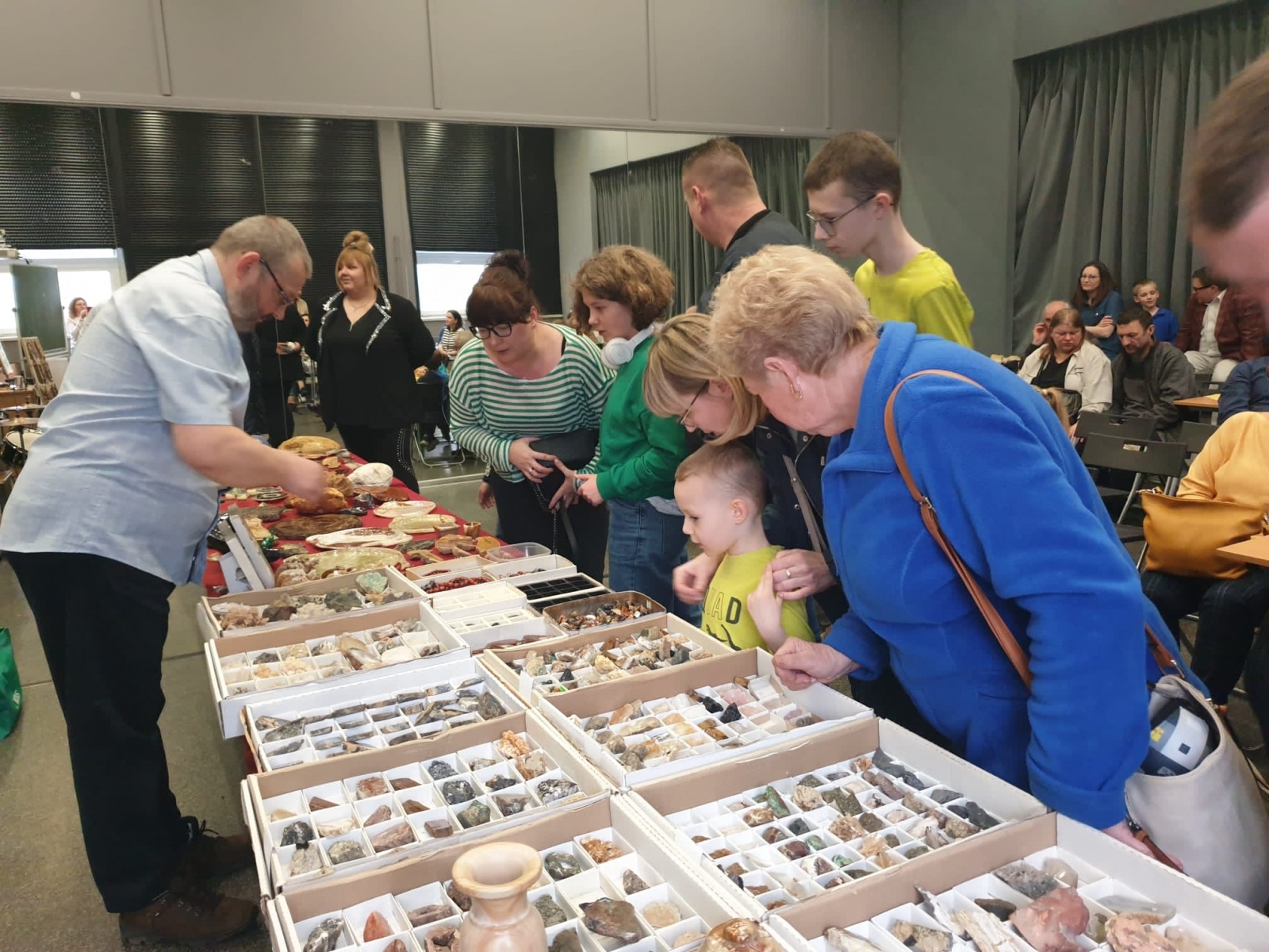 Zdjęcie w galerii na portalu naszwodzislaw.com: Dwa dni z geologiem w SP16 wiadomości z regionu