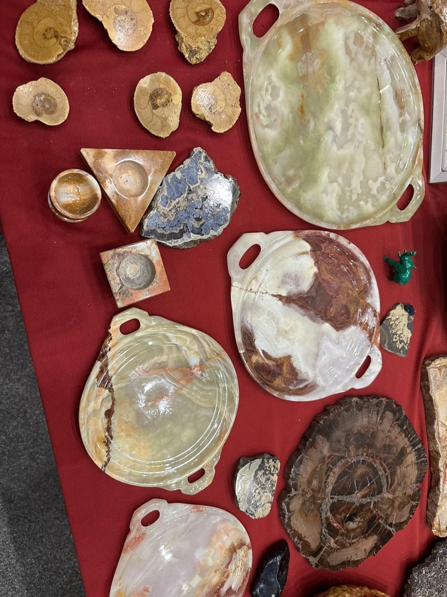 Zdjęcie w galerii na portalu naszwodzislaw.com: Dwa dni z geologiem w SP16 wiadomości z regionu