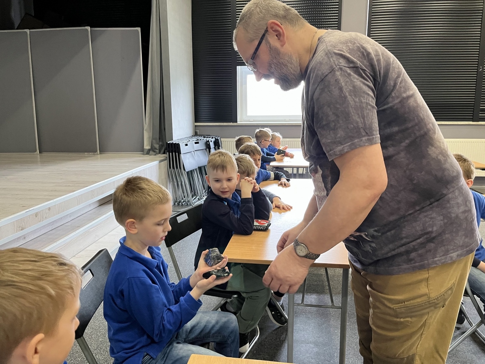 Zdjęcie w galerii na portalu naszwodzislaw.com: Dwa dni z geologiem w SP16 wiadomości z regionu