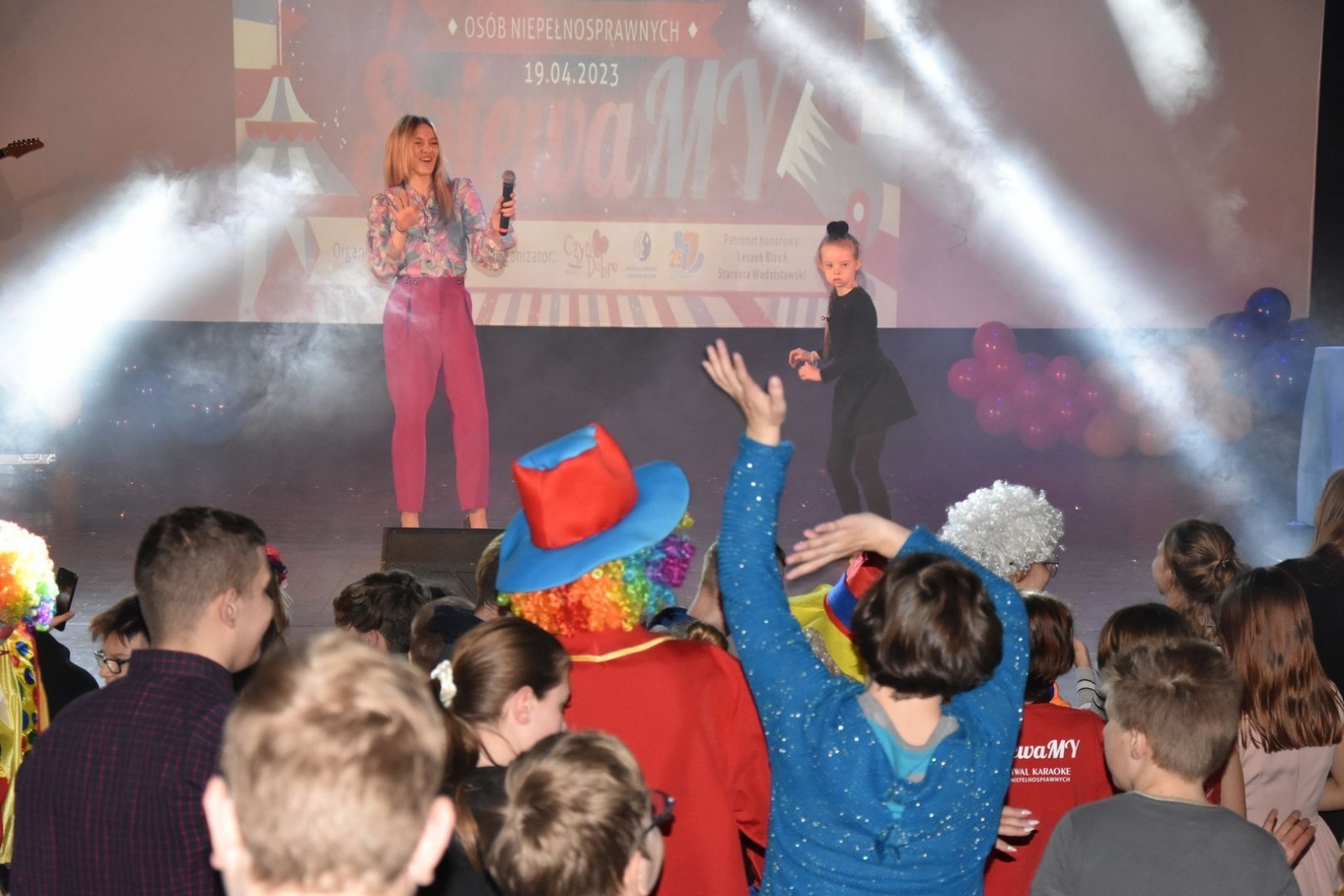 Zdjęcie w galerii na portalu naszwodzislaw.com: Za nami Festiwal Karaoke Osób z Niepełnosprawnościami ŚpiewaMY! wiadomości z regionu