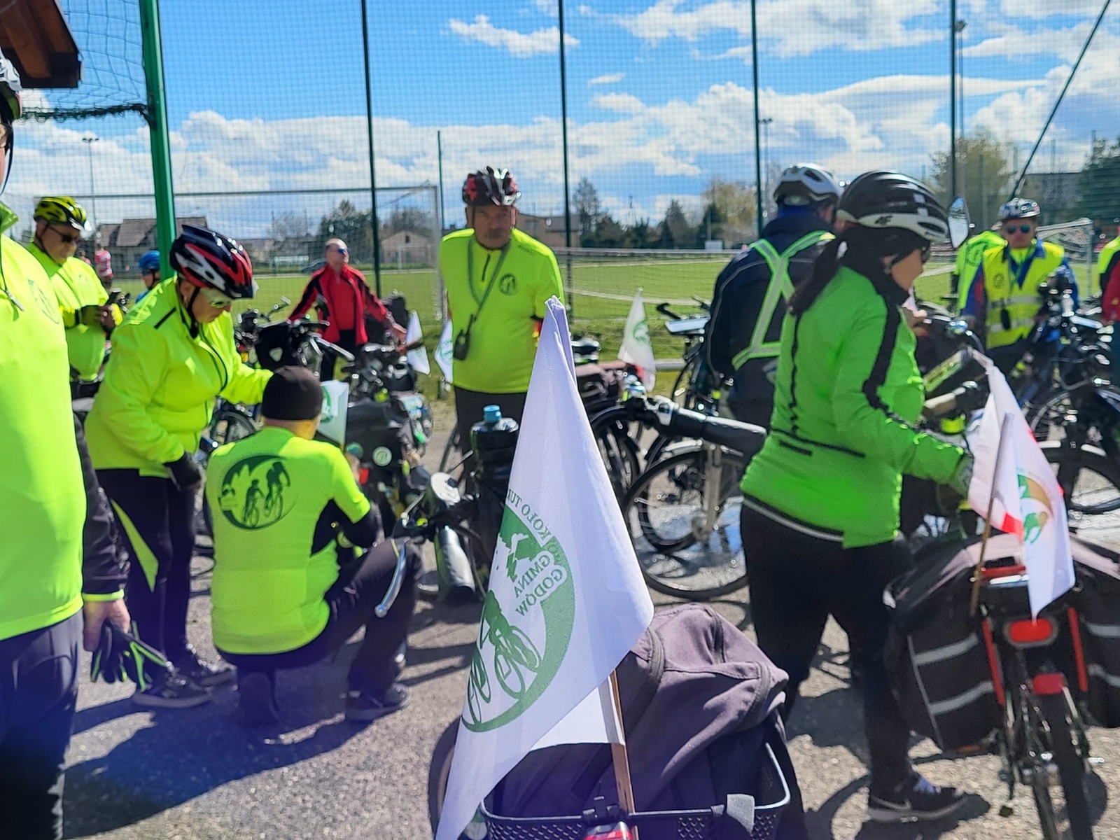 Zdjęcie w galerii na portalu naszwodzislaw.com: Godowskie Koło Turystyki Rowerowej obchodziło 15-lecie. Uczciło je rajdem wiadomości z regionu