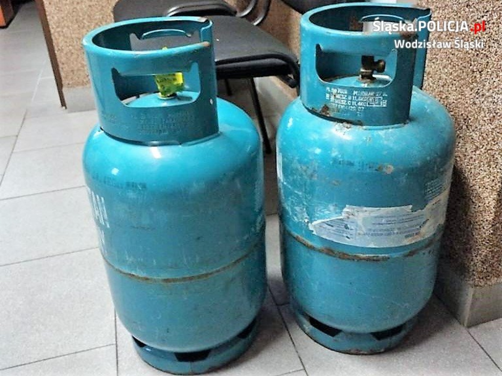 Zdjęcie w galerii na portalu naszwodzislaw.com: Złodzieje przyszli po butle. Policjanci szybko je odzyskali wiadomości z regionu