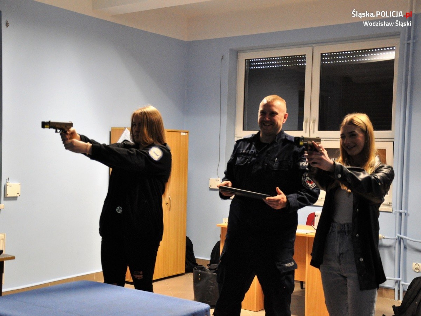 Zdjęcie w galerii na portalu naszwodzislaw.com: Policjanci ramię w ramię z uczniami wiadomości z regionu