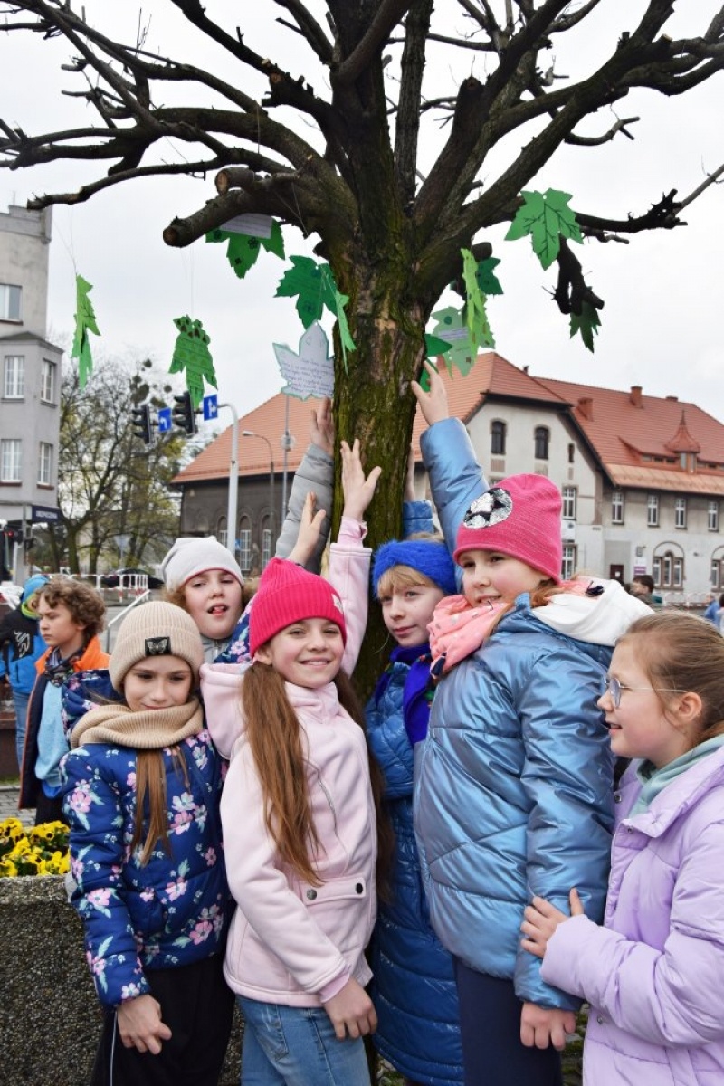 Zdjęcie w galerii na portalu naszwodzislaw.com: Rydułtowy. Nietypowe życzenia dla naszej planety [FOTO] wiadomości z regionu