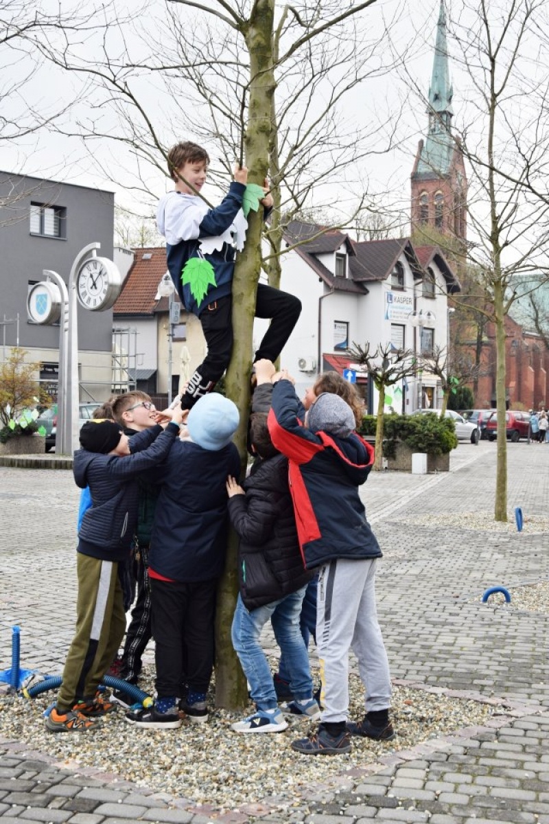 Zdjęcie w galerii na portalu naszwodzislaw.com: Rydułtowy. Nietypowe życzenia dla naszej planety [FOTO] wiadomości z regionu