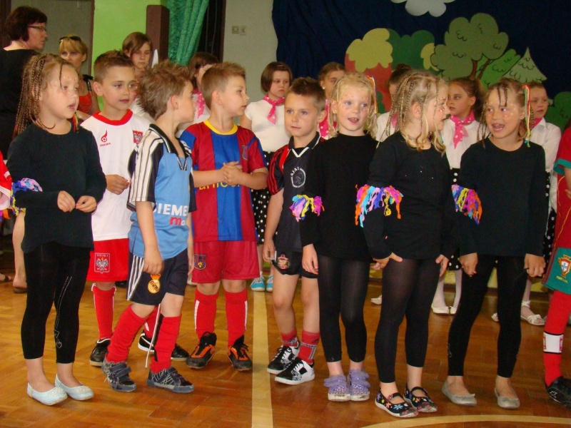 Zdjęcie w galerii na portalu naszwodzislaw.com: Piknik na pełnych obrotach wiadomości z regionu