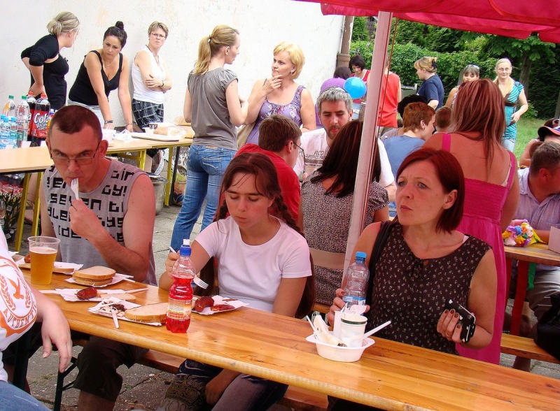 Zdjęcie w galerii na portalu naszwodzislaw.com: Piknik na pełnych obrotach wiadomości z regionu