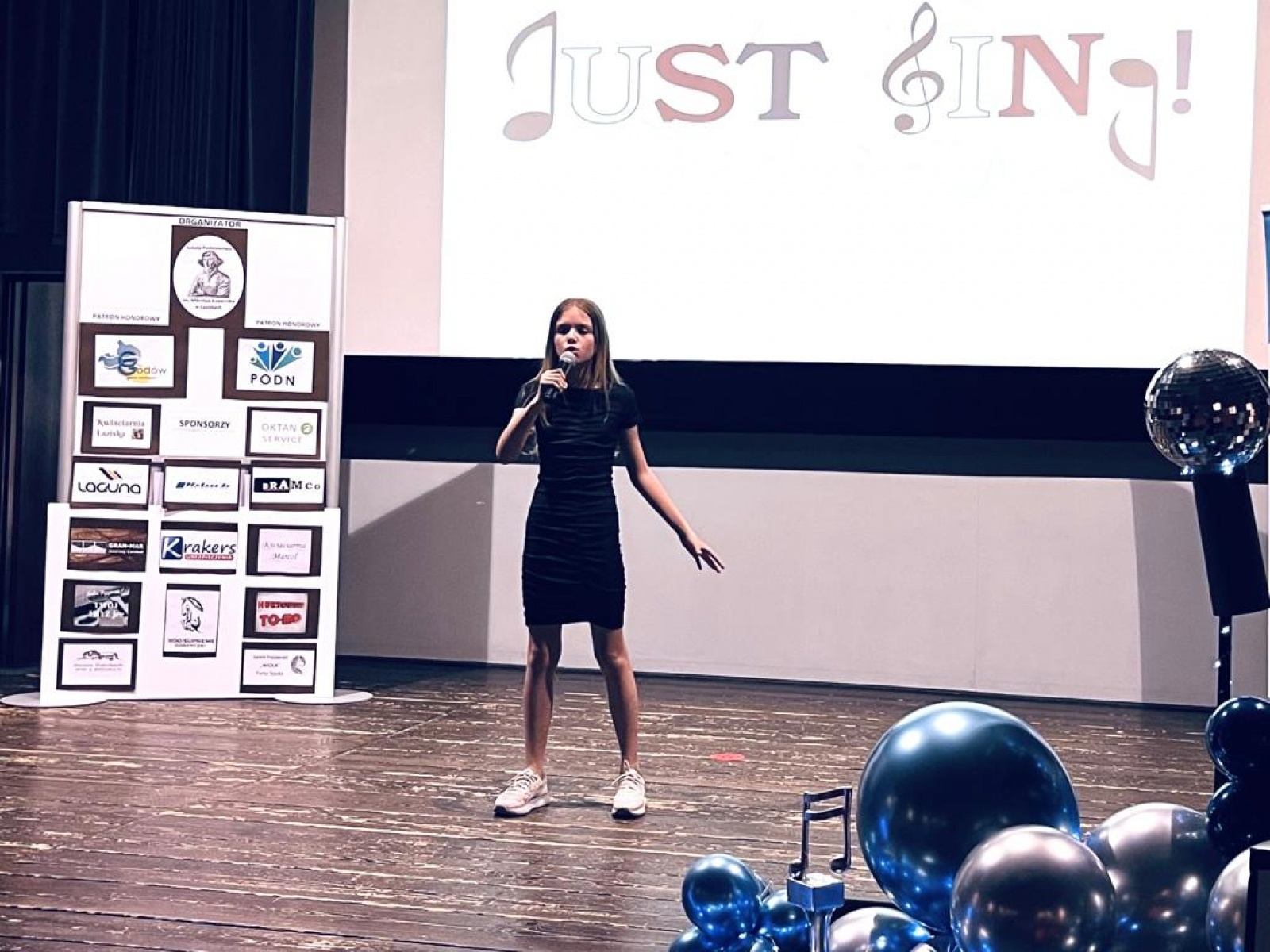 Zdjęcie w galerii na portalu naszwodzislaw.com: Konkurs Just Sing za nami. Poznajcie laureatów [FOTO] wiadomości z regionu