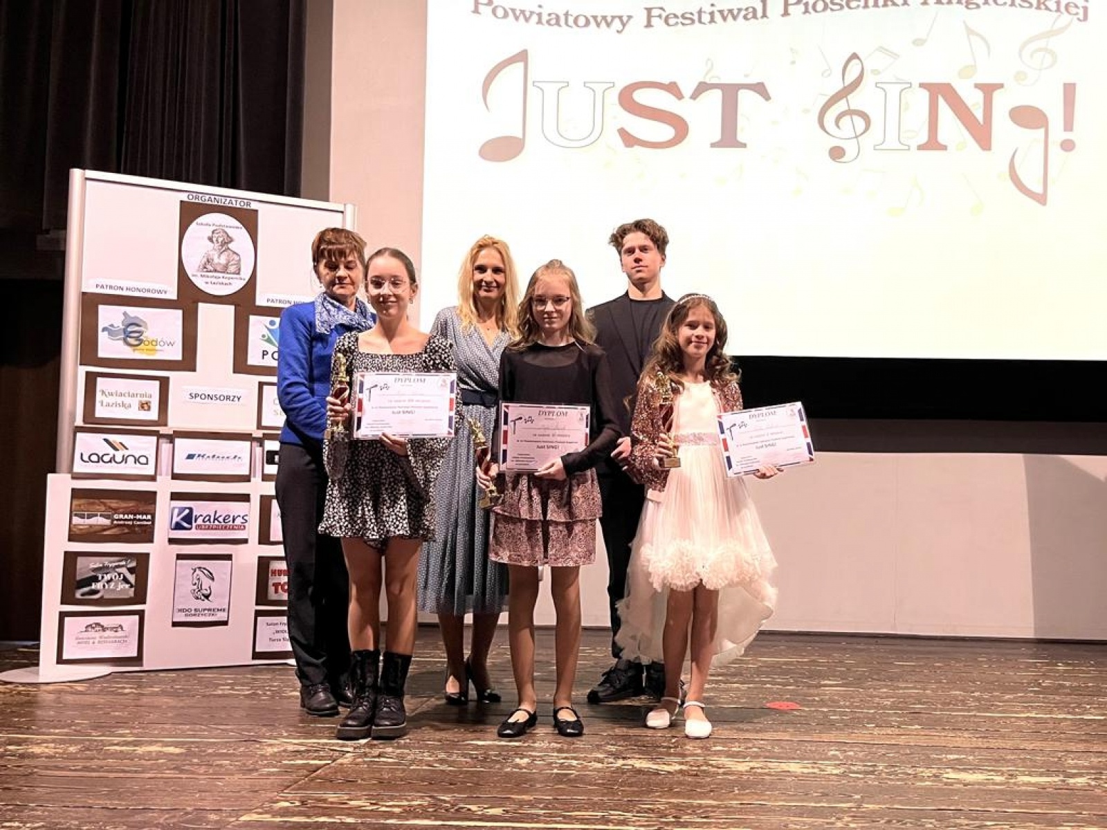 Zdjęcie w galerii na portalu naszwodzislaw.com: Konkurs Just Sing za nami. Poznajcie laureatów [FOTO] wiadomości z regionu