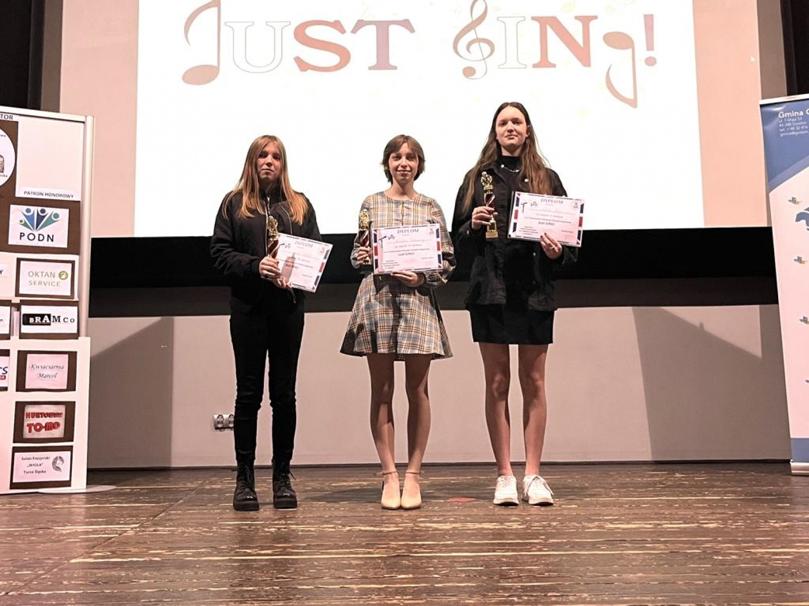 Zdjęcie w galerii na portalu naszwodzislaw.com: Konkurs Just Sing za nami. Poznajcie laureatów [FOTO] wiadomości z regionu