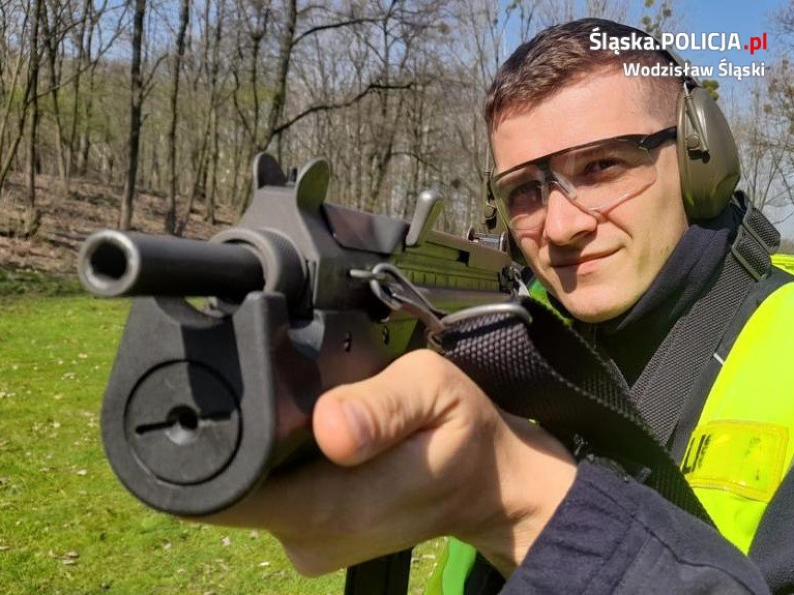 Zdjęcie w galerii na portalu naszwodzislaw.com: Wodzisławscy mundurowi doskonalili umiejętności strzeleckie wiadomości z regionu