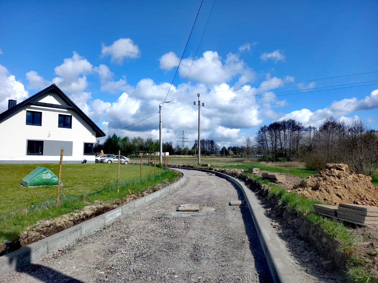 Zdjęcie w galerii na portalu naszwodzislaw.com: Remont ostatniego odcinka drogi na ul. Słowiańskiej wiadomości z regionu