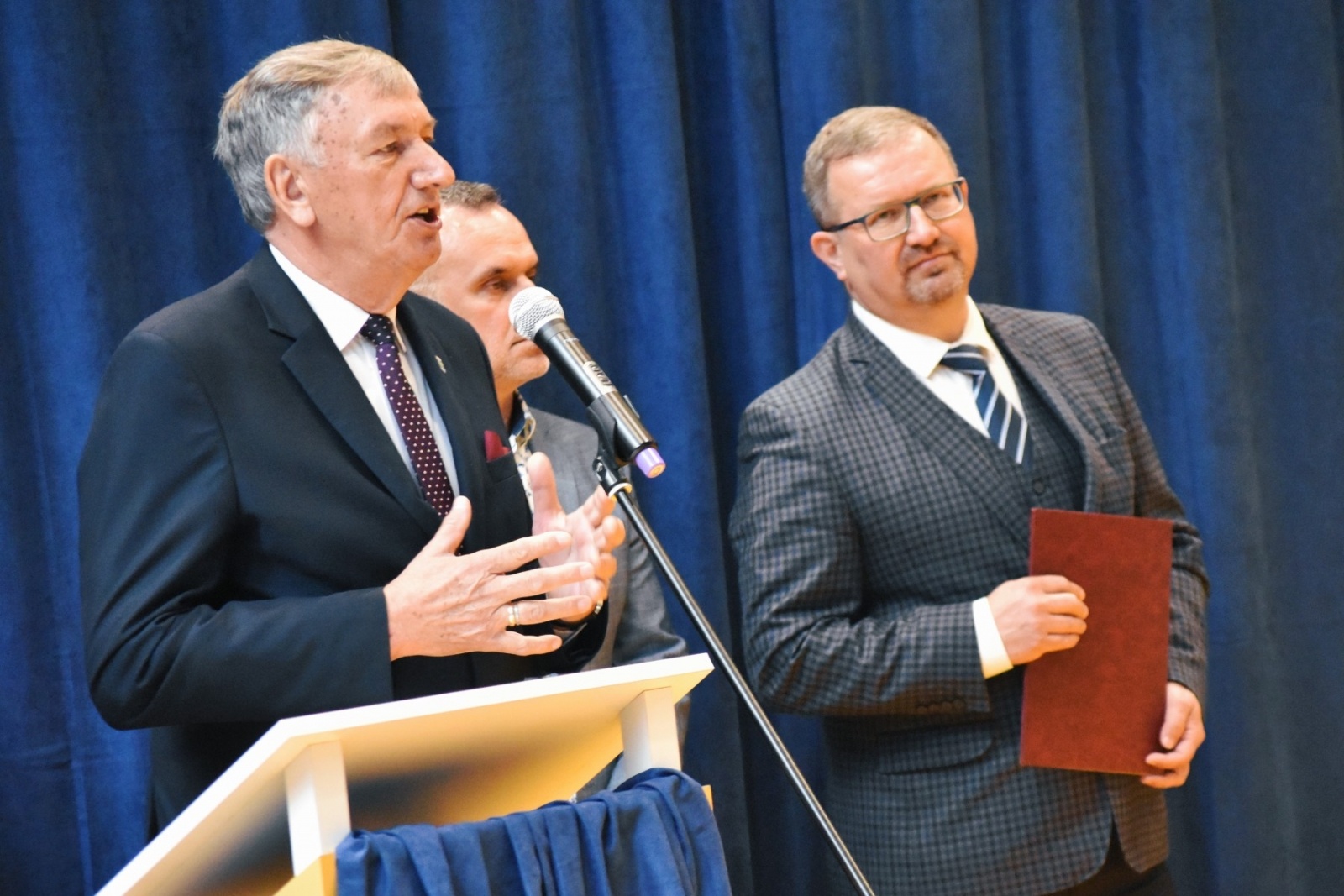 Zdjęcie w galerii na portalu naszwodzislaw.com: Sala gimnastyczna prezentem na 120 urodziny [FOTO] wiadomości z regionu