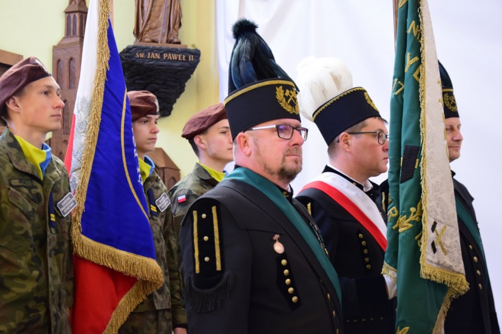 Zdjęcie w galerii na portalu naszwodzislaw.com: Uroczyste Obchody Majowe w Rydułtowach [FOTO] wiadomości z regionu