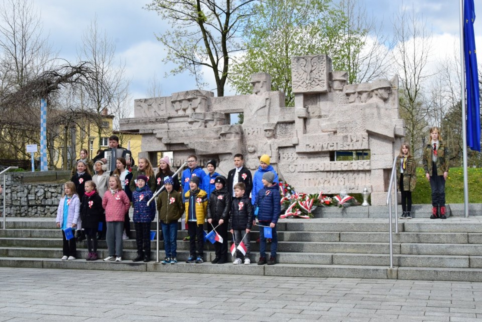 Zdjęcie w galerii na portalu naszwodzislaw.com: Uroczyste Obchody Majowe w Rydułtowach [FOTO] wiadomości z regionu