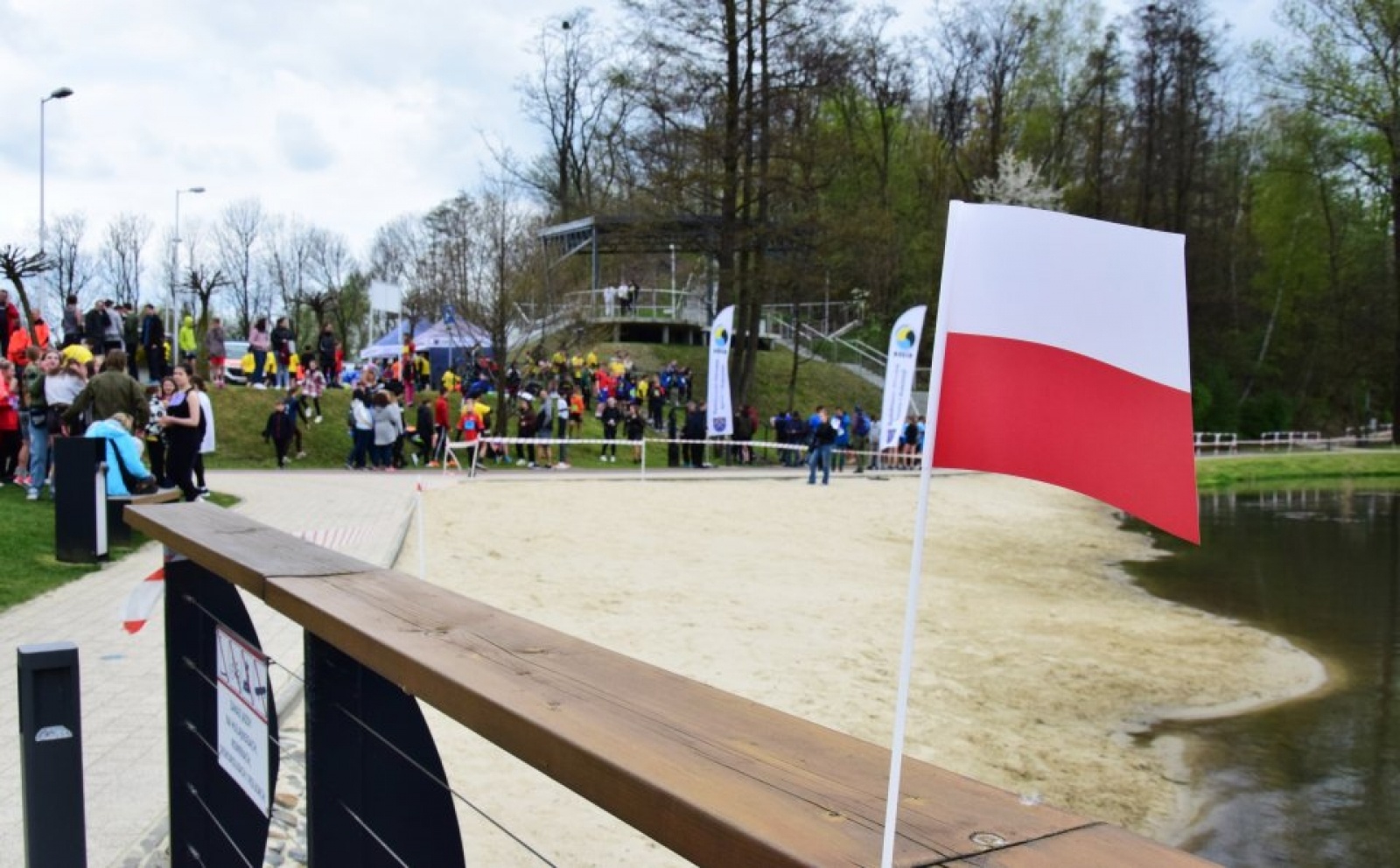 Zdjęcie w galerii na portalu naszwodzislaw.com: Uroczyste Obchody Majowe w Rydułtowach [FOTO] wiadomości z regionu
