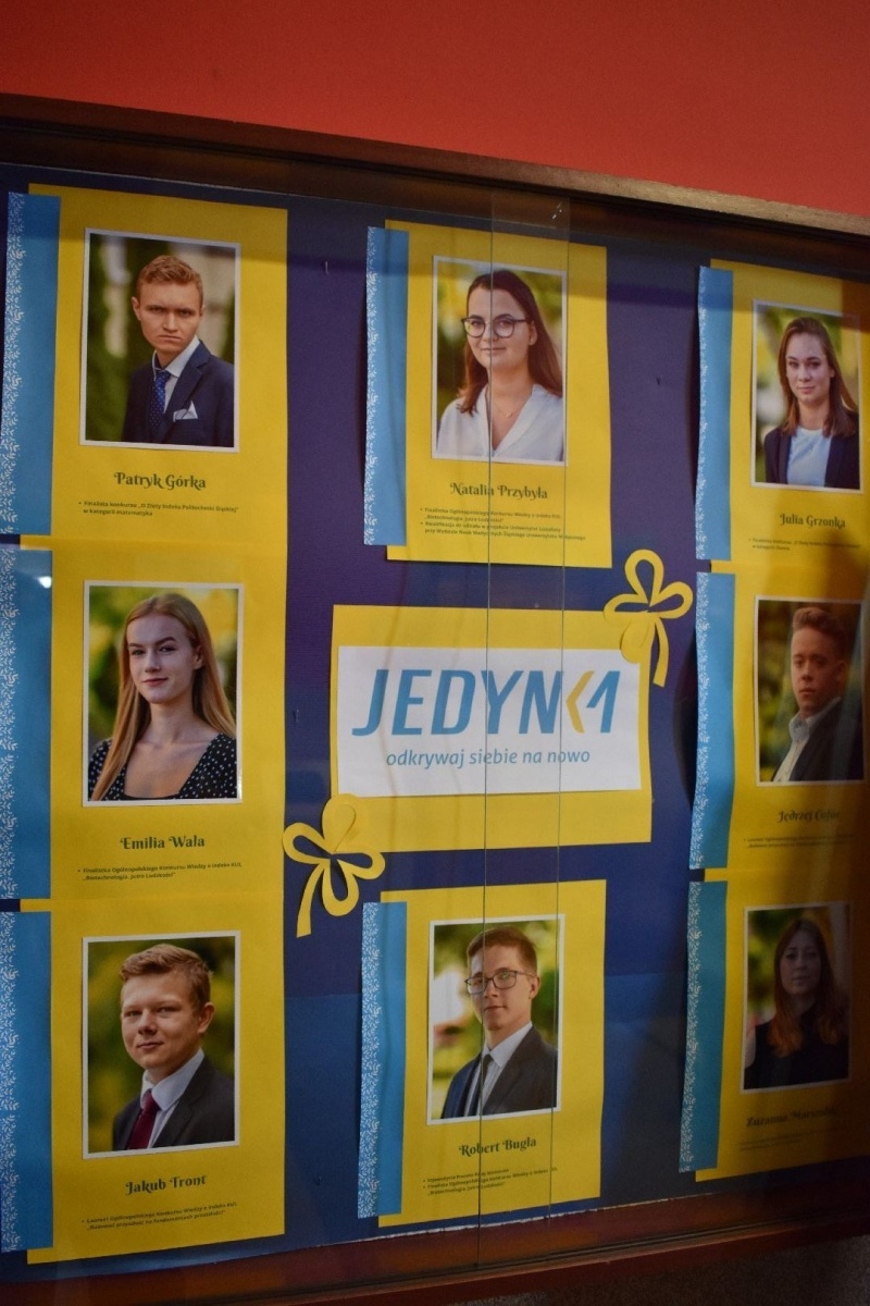 Zdjęcie w galerii na portalu naszwodzislaw.com: Wodzisławscy maturzyści odebrali świadectwa [FOTO] wiadomości z regionu