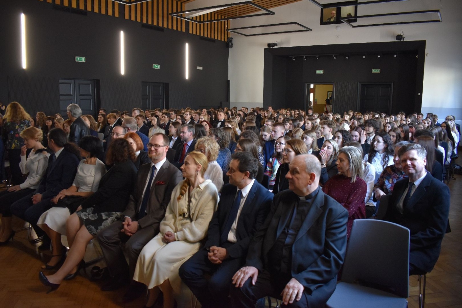 Zdjęcie w galerii na portalu naszwodzislaw.com: Wodzisławscy maturzyści odebrali świadectwa [FOTO] wiadomości z regionu