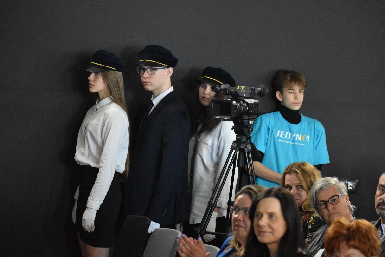 Zdjęcie w galerii na portalu naszwodzislaw.com: Wodzisławscy maturzyści odebrali świadectwa [FOTO] wiadomości z regionu