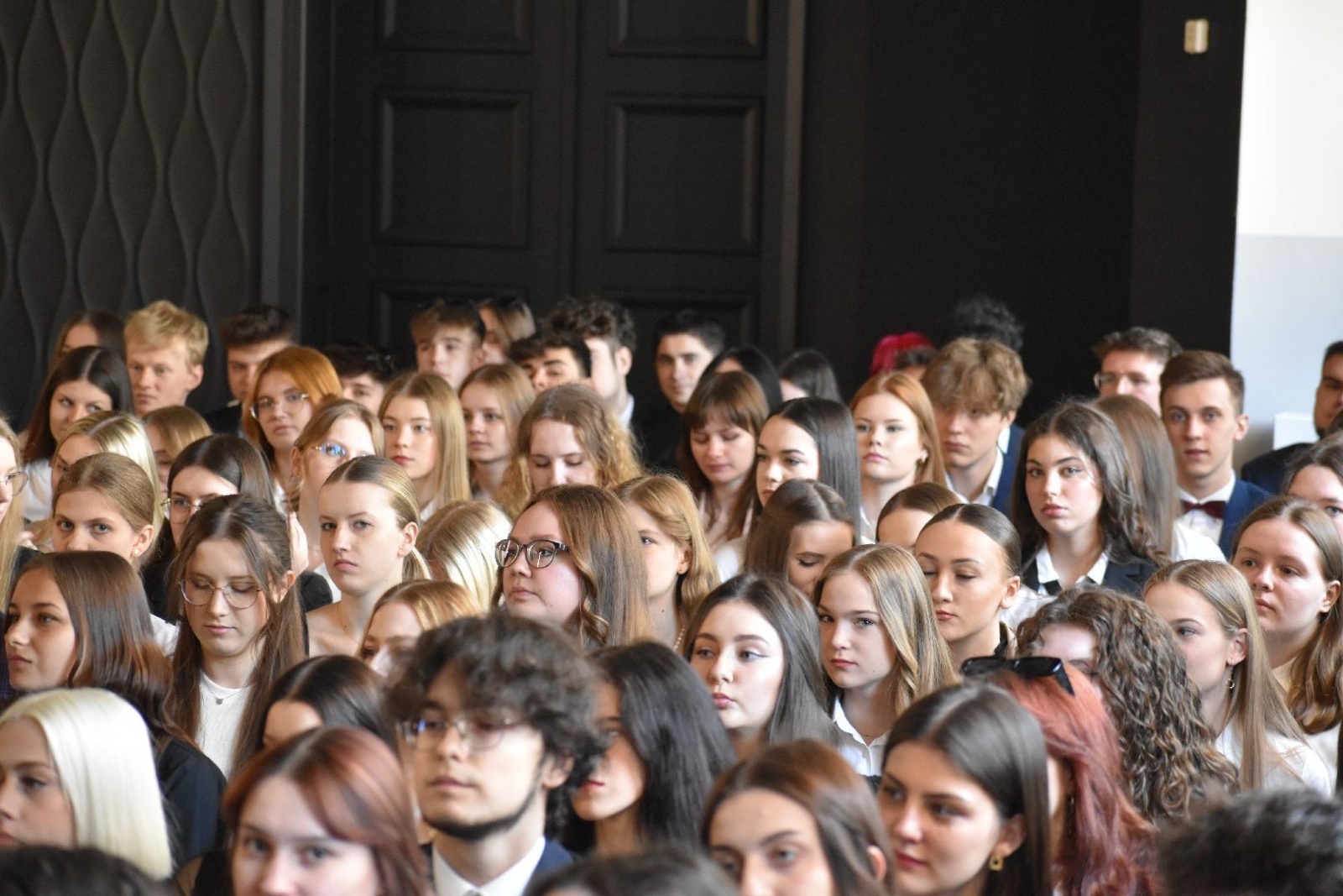 Zdjęcie w galerii na portalu naszwodzislaw.com: Wodzisławscy maturzyści odebrali świadectwa [FOTO] wiadomości z regionu