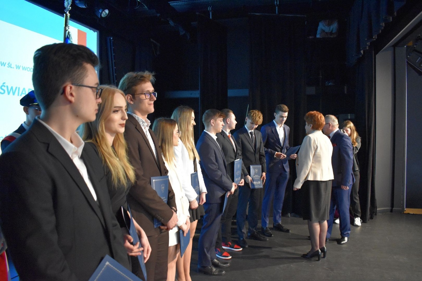 Zdjęcie w galerii na portalu naszwodzislaw.com: Wodzisławscy maturzyści odebrali świadectwa [FOTO] wiadomości z regionu