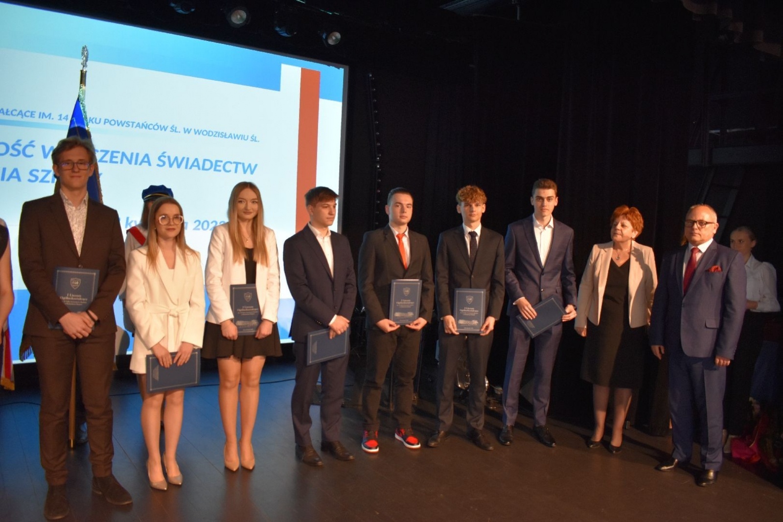 Zdjęcie w galerii na portalu naszwodzislaw.com: Wodzisławscy maturzyści odebrali świadectwa [FOTO] wiadomości z regionu