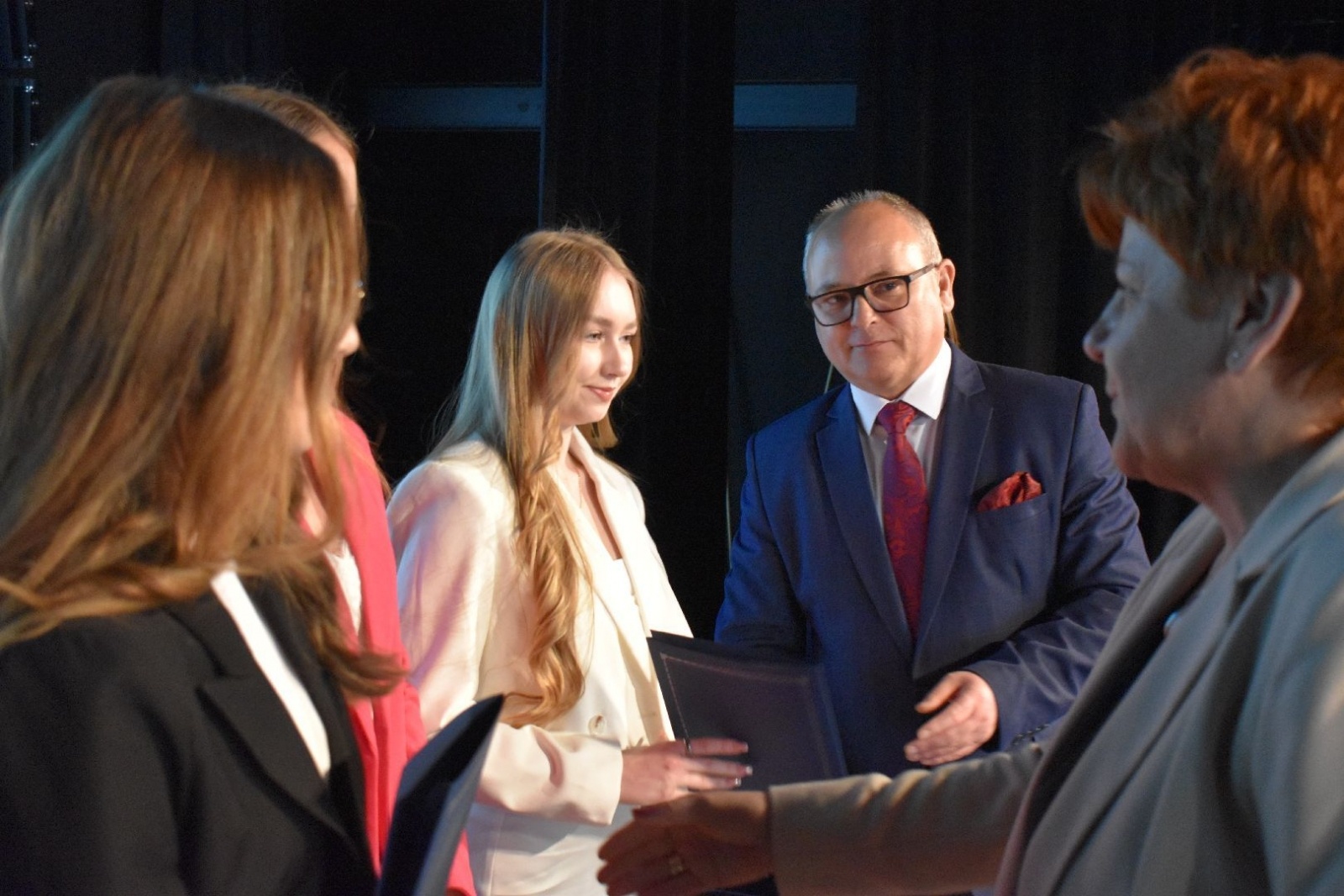 Zdjęcie w galerii na portalu naszwodzislaw.com: Wodzisławscy maturzyści odebrali świadectwa [FOTO] wiadomości z regionu