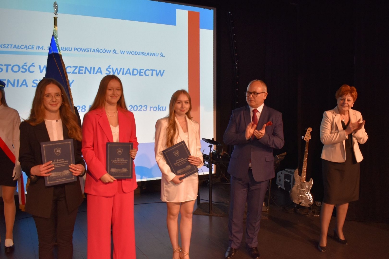 Zdjęcie w galerii na portalu naszwodzislaw.com: Wodzisławscy maturzyści odebrali świadectwa [FOTO] wiadomości z regionu