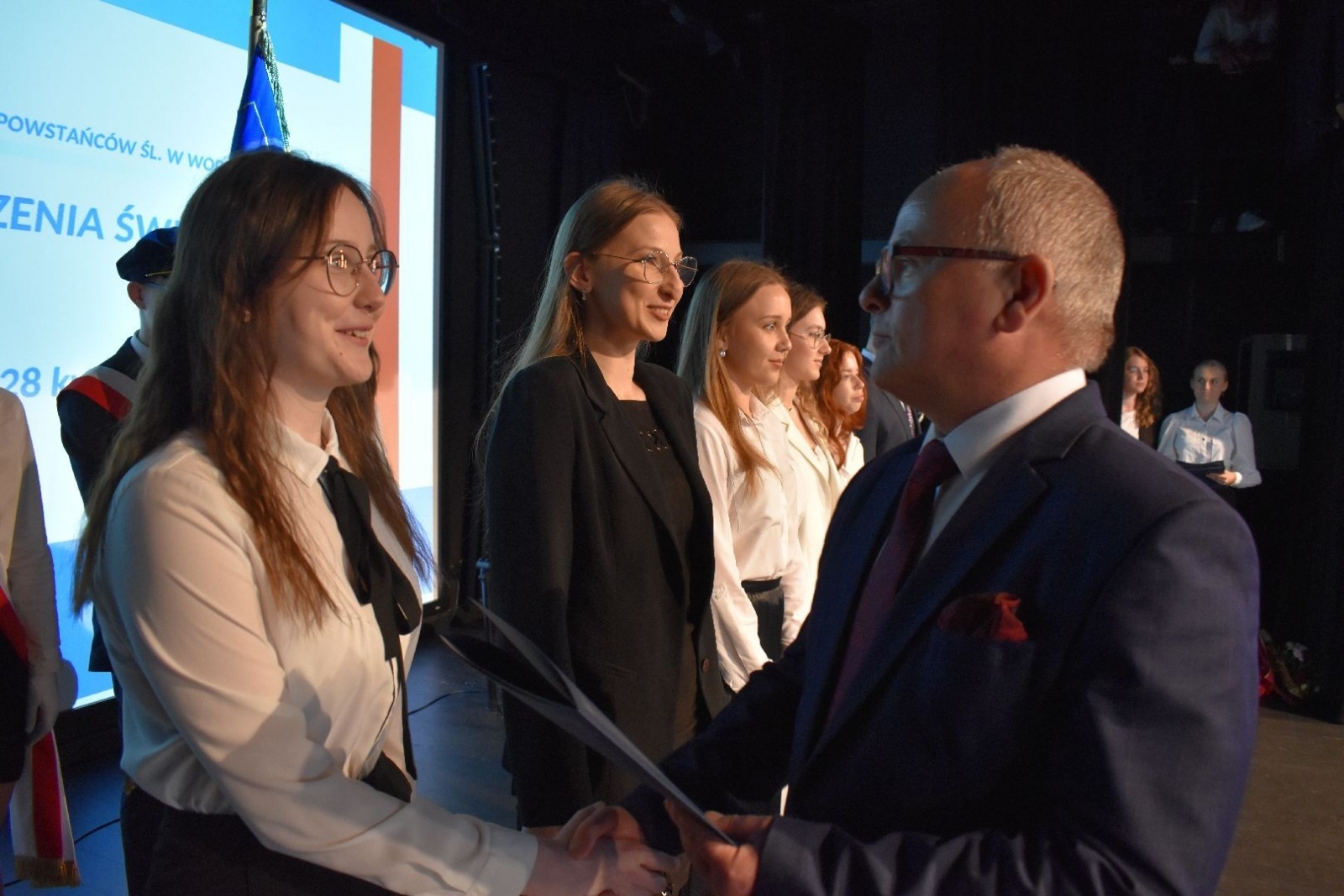 Zdjęcie w galerii na portalu naszwodzislaw.com: Wodzisławscy maturzyści odebrali świadectwa [FOTO] wiadomości z regionu