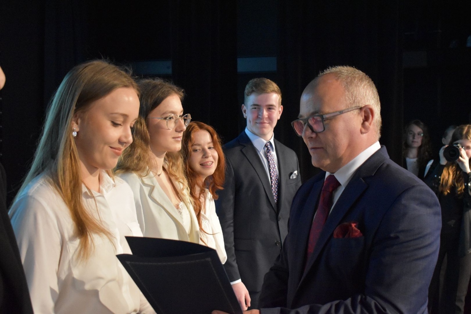 Zdjęcie w galerii na portalu naszwodzislaw.com: Wodzisławscy maturzyści odebrali świadectwa [FOTO] wiadomości z regionu