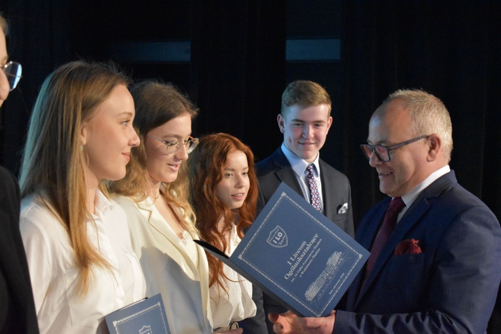 Zdjęcie w galerii na portalu naszwodzislaw.com: Wodzisławscy maturzyści odebrali świadectwa [FOTO] wiadomości z regionu