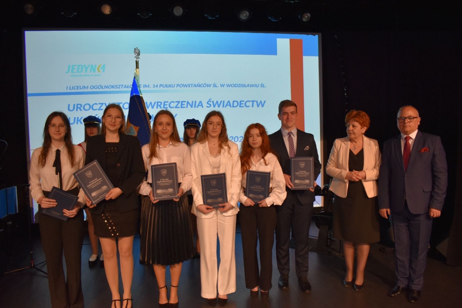 Zdjęcie w galerii na portalu naszwodzislaw.com: Wodzisławscy maturzyści odebrali świadectwa [FOTO] wiadomości z regionu