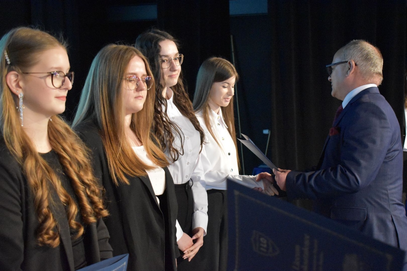 Zdjęcie w galerii na portalu naszwodzislaw.com: Wodzisławscy maturzyści odebrali świadectwa [FOTO] wiadomości z regionu