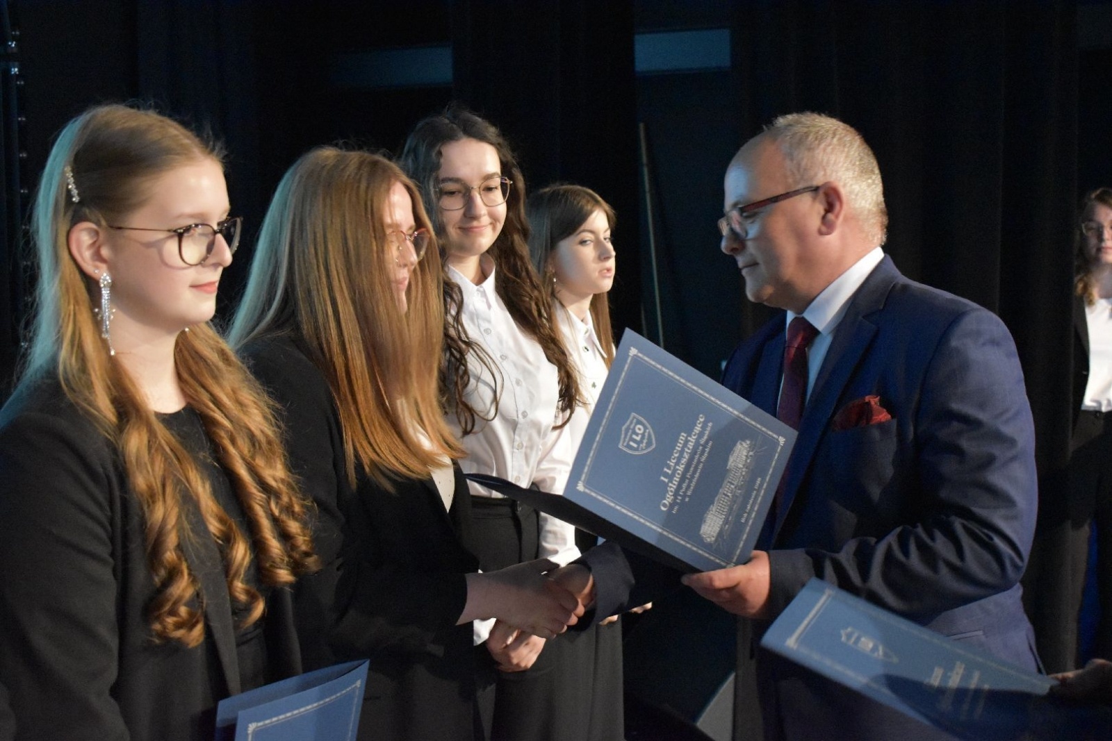 Zdjęcie w galerii na portalu naszwodzislaw.com: Wodzisławscy maturzyści odebrali świadectwa [FOTO] wiadomości z regionu